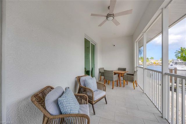 1395 CURLEW AVE 4-3, Naples, FL 34102