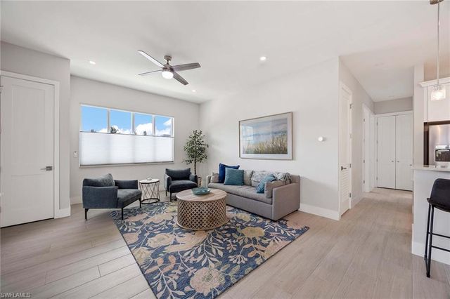 1395 CURLEW AVE 4-3, Naples, FL 34102
