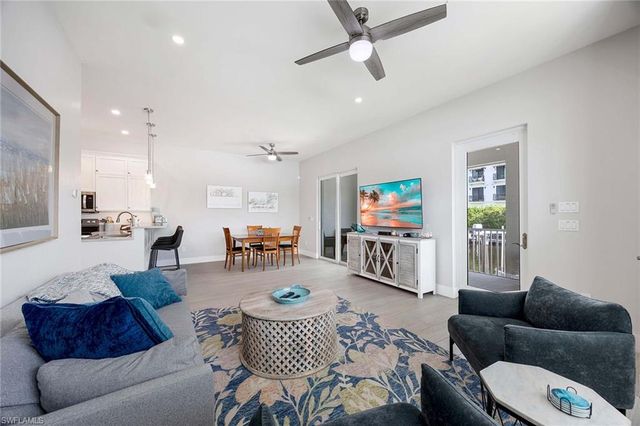 1395 CURLEW AVE 4-3, Naples, FL 34102