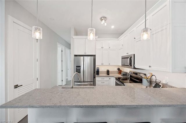 1395 CURLEW AVE 4-3, Naples, FL 34102