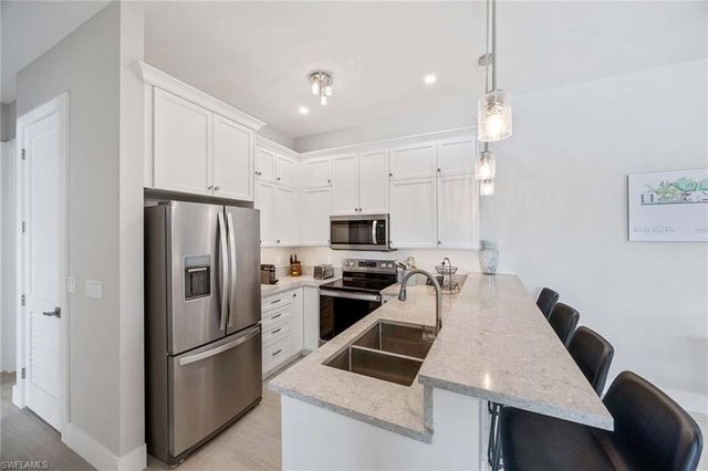 1395 CURLEW AVE 4-3, Naples, FL 34102
