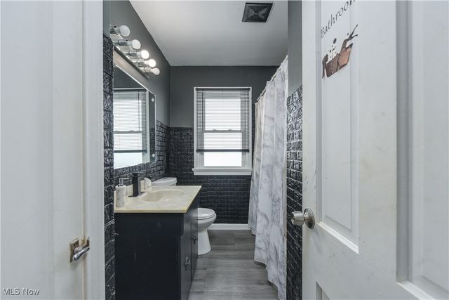 4529 W 150th Street, Cleveland, OH 44135