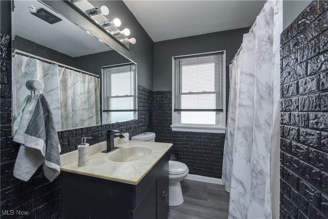 4529 W 150th Street, Cleveland, OH 44135