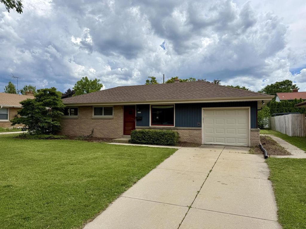 3859 E Whittaker AVENUE, Cudahy, WI 53110