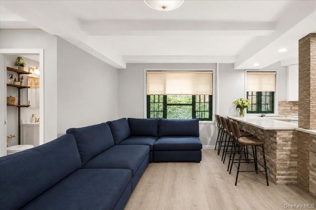2160 E Tremont Avenue 3B, Bronx, NY 10462