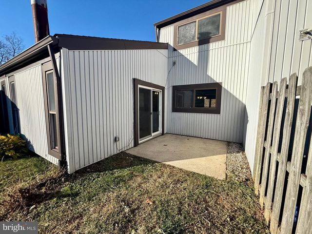 5 WYNDHAM CT, Downingtown, PA 19335