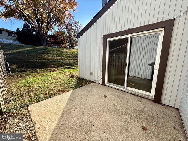 5 WYNDHAM CT, Downingtown, PA 19335