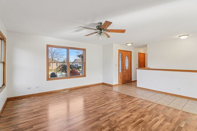 905 Randall Court, Marengo, IL 60152