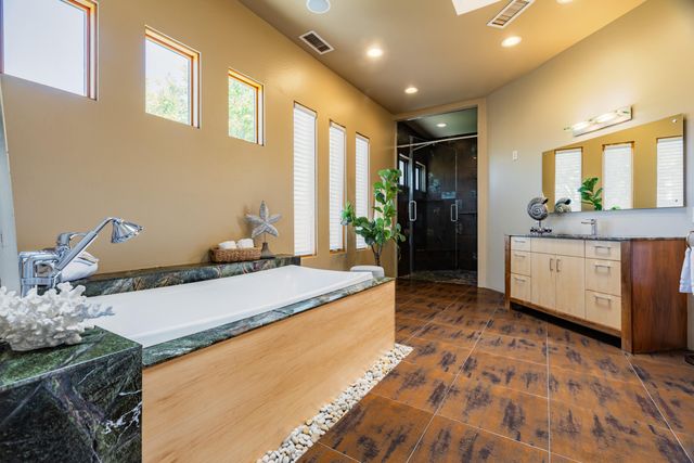 7816 Florence Avenue NE, Albuquerque, NM 87122