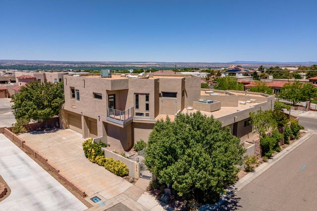 7816 Florence Avenue NE, Albuquerque, NM 87122