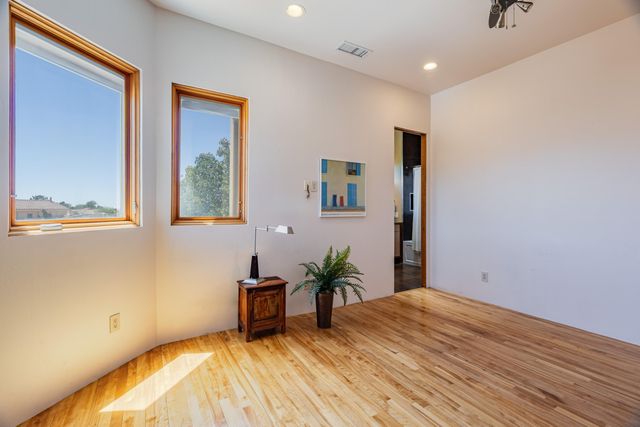 7816 Florence Avenue NE, Albuquerque, NM 87122