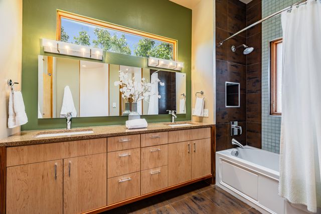 7816 Florence Avenue NE, Albuquerque, NM 87122