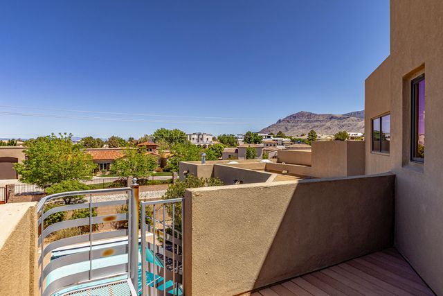 7816 Florence Avenue NE, Albuquerque, NM 87122
