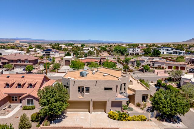 7816 Florence Avenue NE, Albuquerque, NM 87122