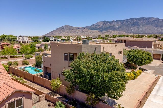 7816 Florence Avenue NE, Albuquerque, NM 87122