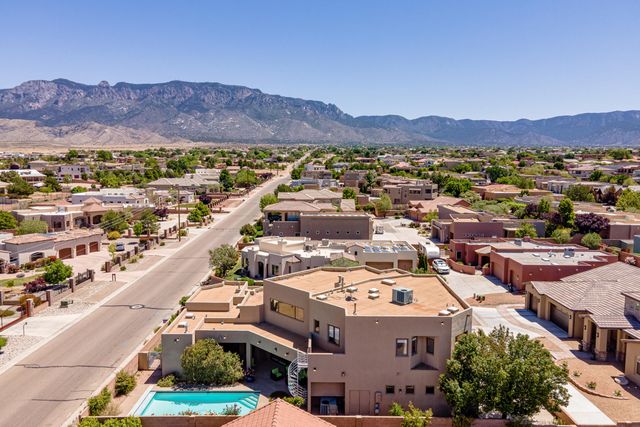 7816 Florence Avenue NE, Albuquerque, NM 87122