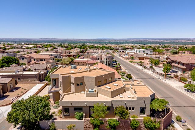 7816 Florence Avenue NE, Albuquerque, NM 87122