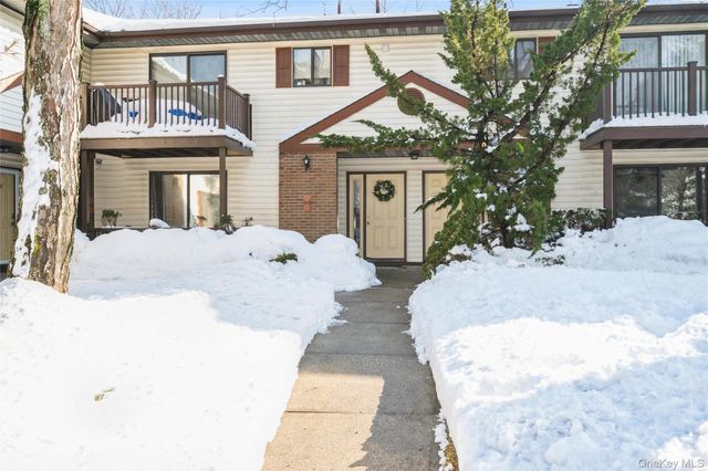 615 Broadway 57, Amityville, NY 11701