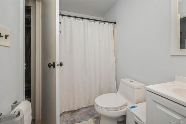 615 Broadway 57, Amityville, NY 11701