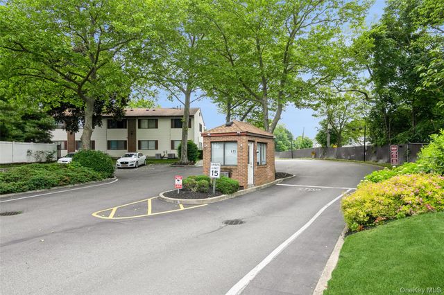 615 Broadway 57, Amityville, NY 11701