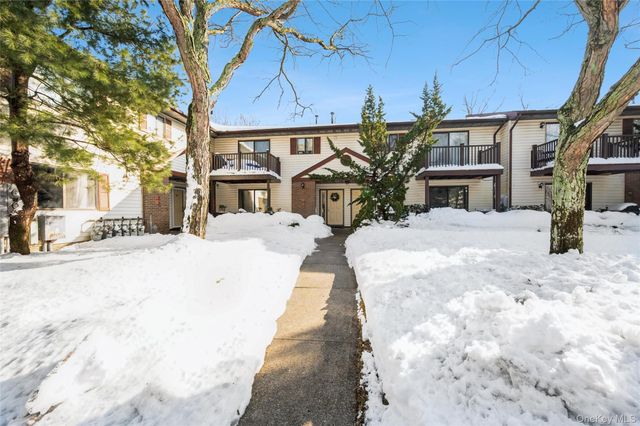 615 Broadway 57, Amityville, NY 11701