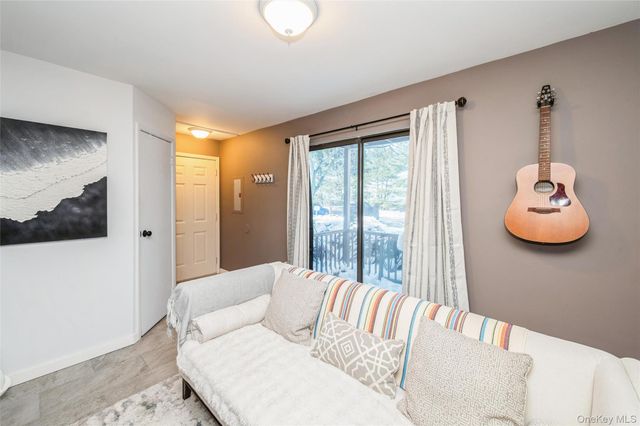 615 Broadway 57, Amityville, NY 11701