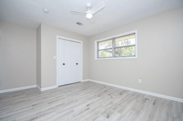 1202 Dwinnell Street, Baytown, TX 77520