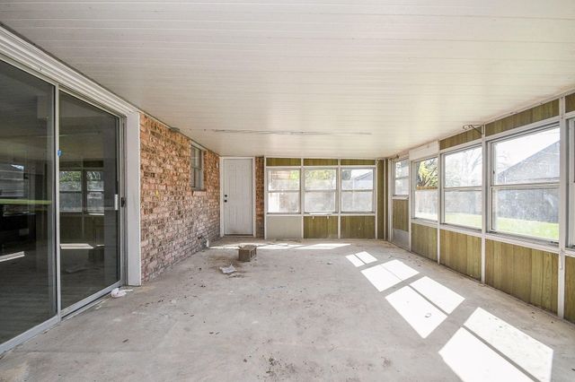 1202 Dwinnell Street, Baytown, TX 77520