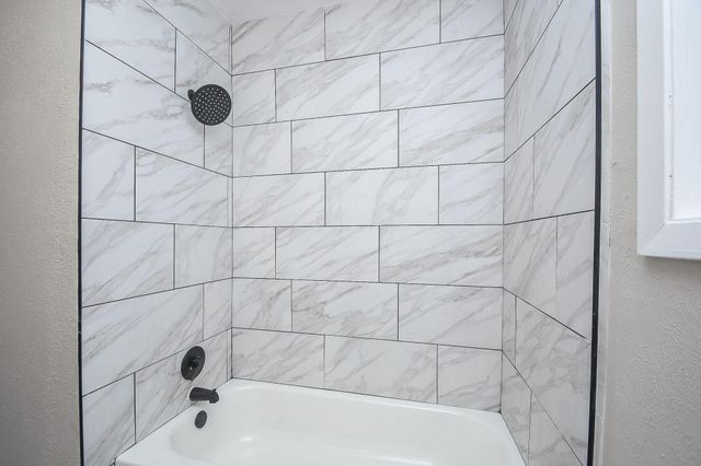 1202 Dwinnell Street, Baytown, TX 77520