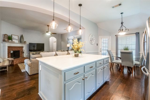2731 Vela, Grand Prairie, TX 75054