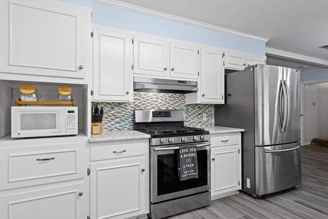 906 Orchard St., Longview, TX 75605