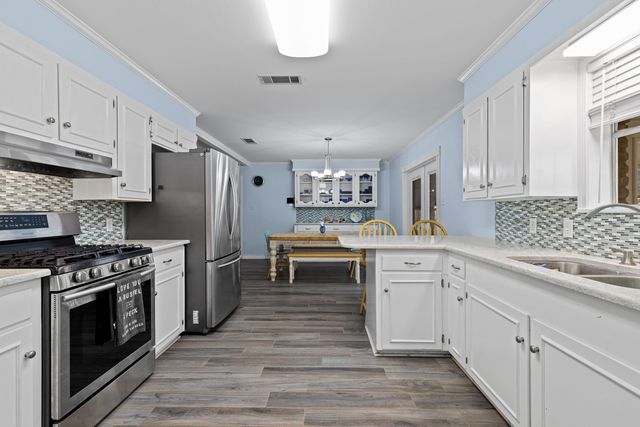 906 Orchard St., Longview, TX 75605