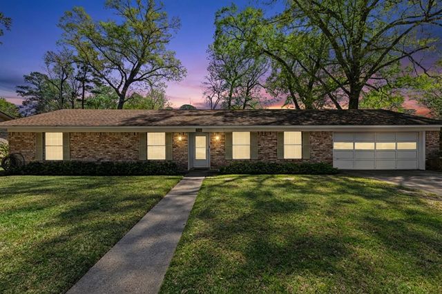 906 Orchard St., Longview, TX 75605