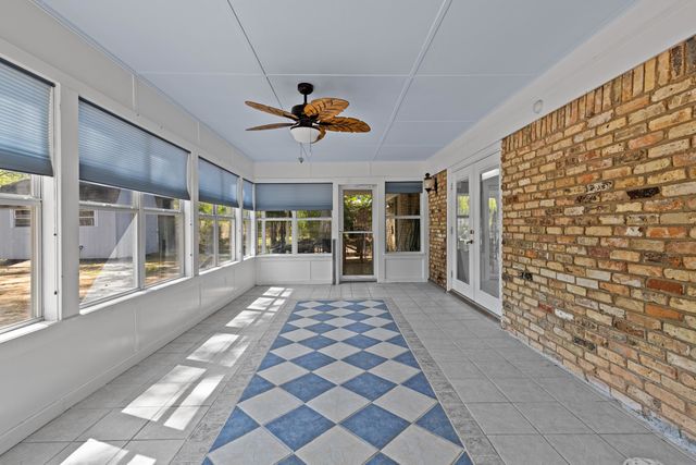 906 Orchard St., Longview, TX 75605