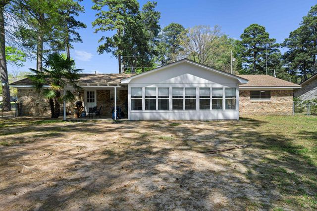 906 Orchard St., Longview, TX 75605