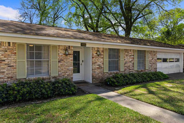 906 Orchard St., Longview, TX 75605