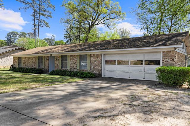 906 Orchard St., Longview, TX 75605