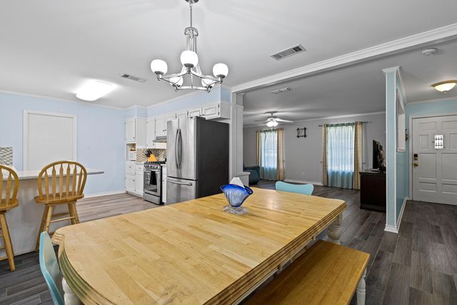 906 Orchard St., Longview, TX 75605