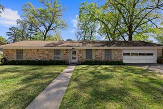 906 Orchard St., Longview, TX 75605