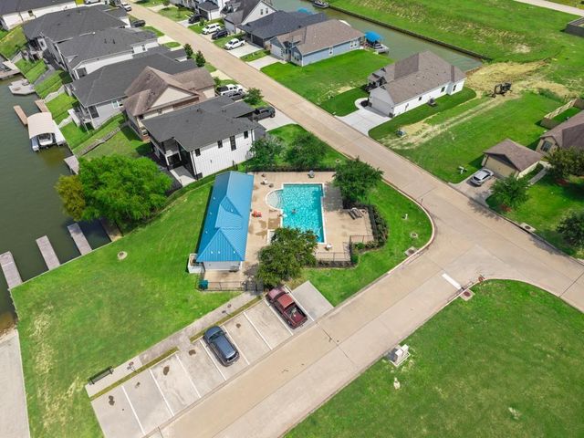 10884 S Lake Mist Lane, Willis, TX 77318
