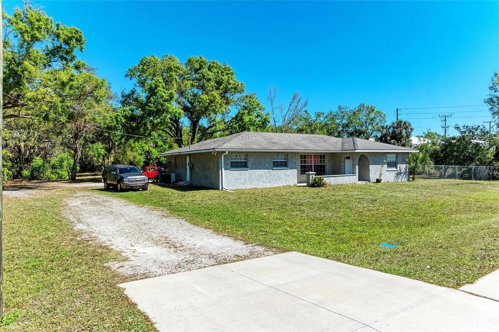 Image 2 of property listing at 4007 45TH STREET E, Bradenton, FL 34208