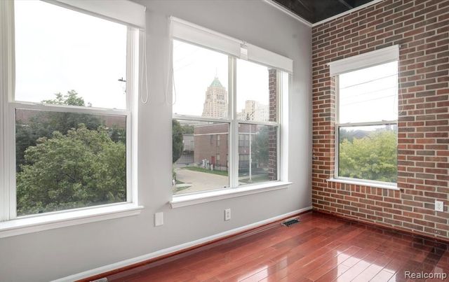 22 Pallister, Detroit, MI 48202