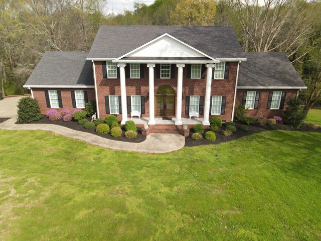 1192 Austin Cir, Lawrenceburg, TN 38464