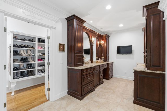 1192 Austin Cir, Lawrenceburg, TN 38464