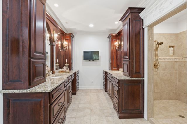 1192 Austin Cir, Lawrenceburg, TN 38464