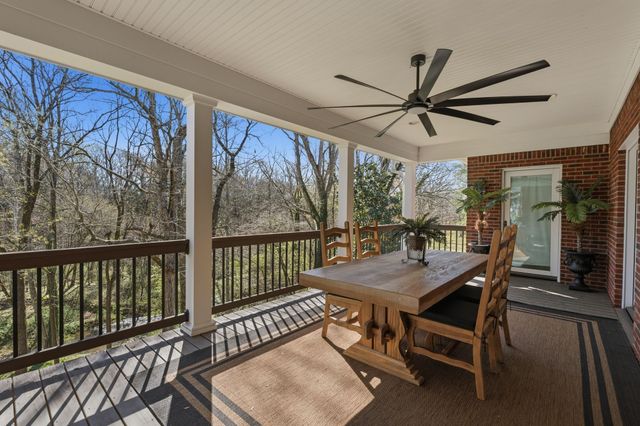 1192 Austin Cir, Lawrenceburg, TN 38464