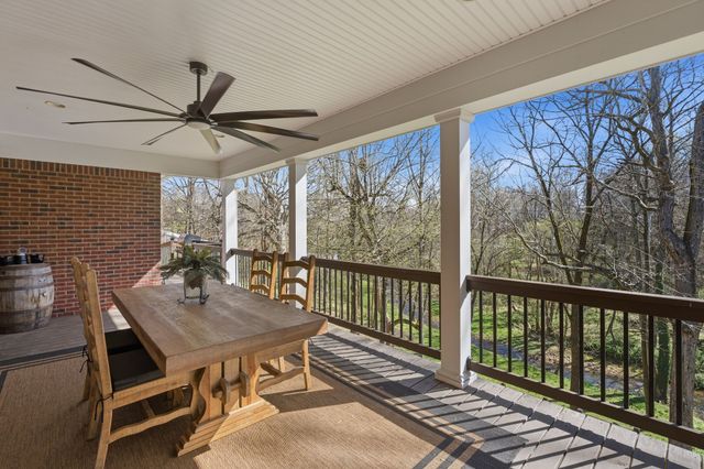 1192 Austin Cir, Lawrenceburg, TN 38464