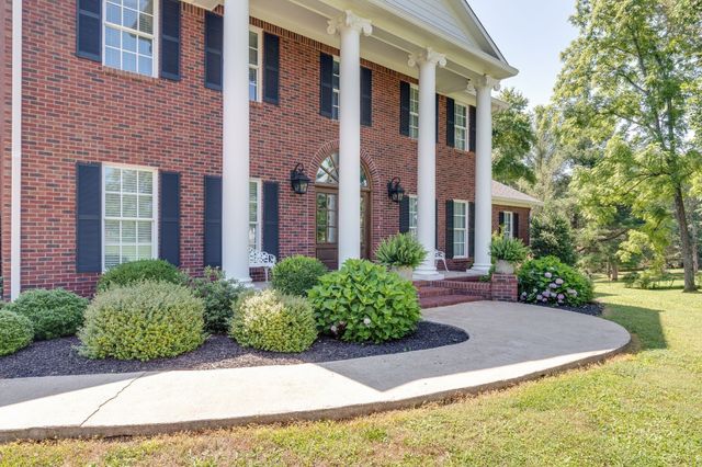 1192 Austin Cir, Lawrenceburg, TN 38464