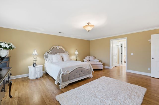 1192 Austin Cir, Lawrenceburg, TN 38464