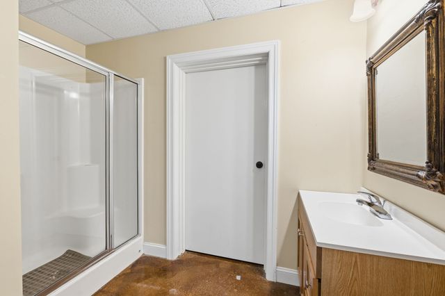 1192 Austin Cir, Lawrenceburg, TN 38464